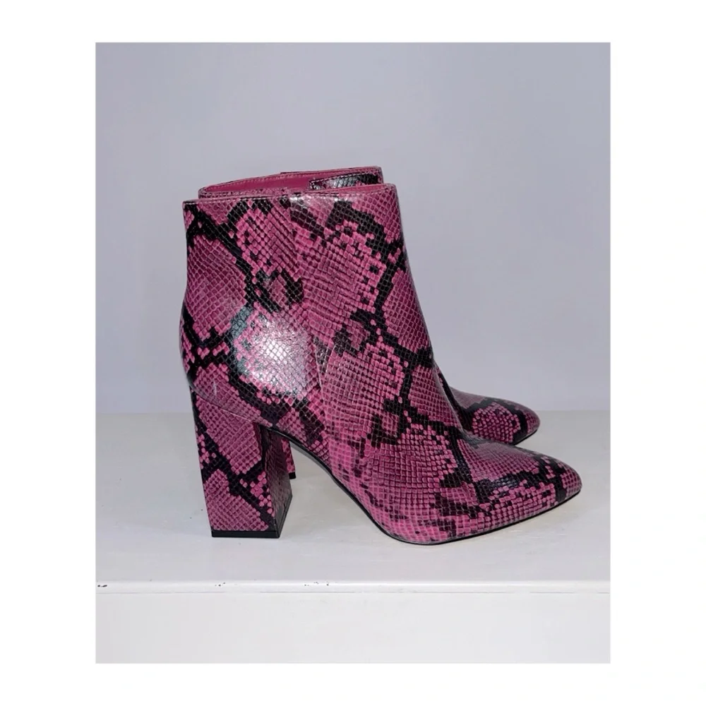 BCBG Briel Snake Print Ankle Boots (Size: 9) - Picture 4 of 9